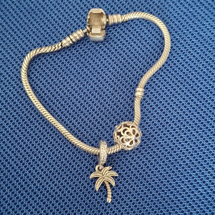 Продам браслет PANDORA!