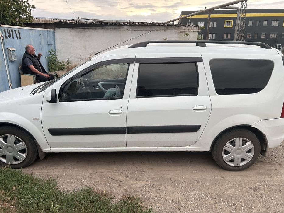 Продам автомобиль лада ларгус