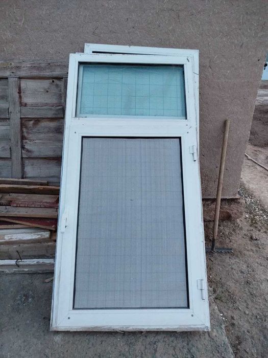 Продаются окна Акфа, двух размеров, большой и маленький.