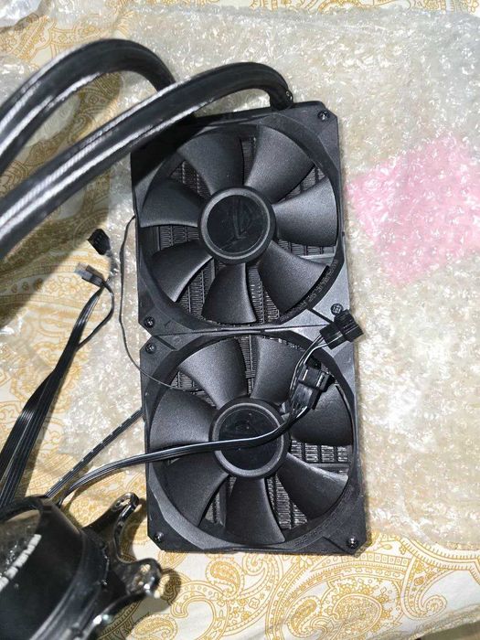 Водно охлаждане ASUS ROG STRIX 240mm AIO