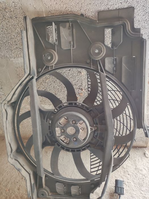 Двигател М54B30.