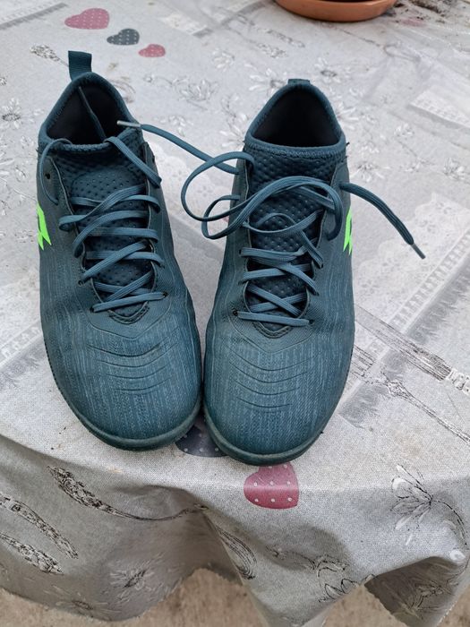 Детски футболни стоножки