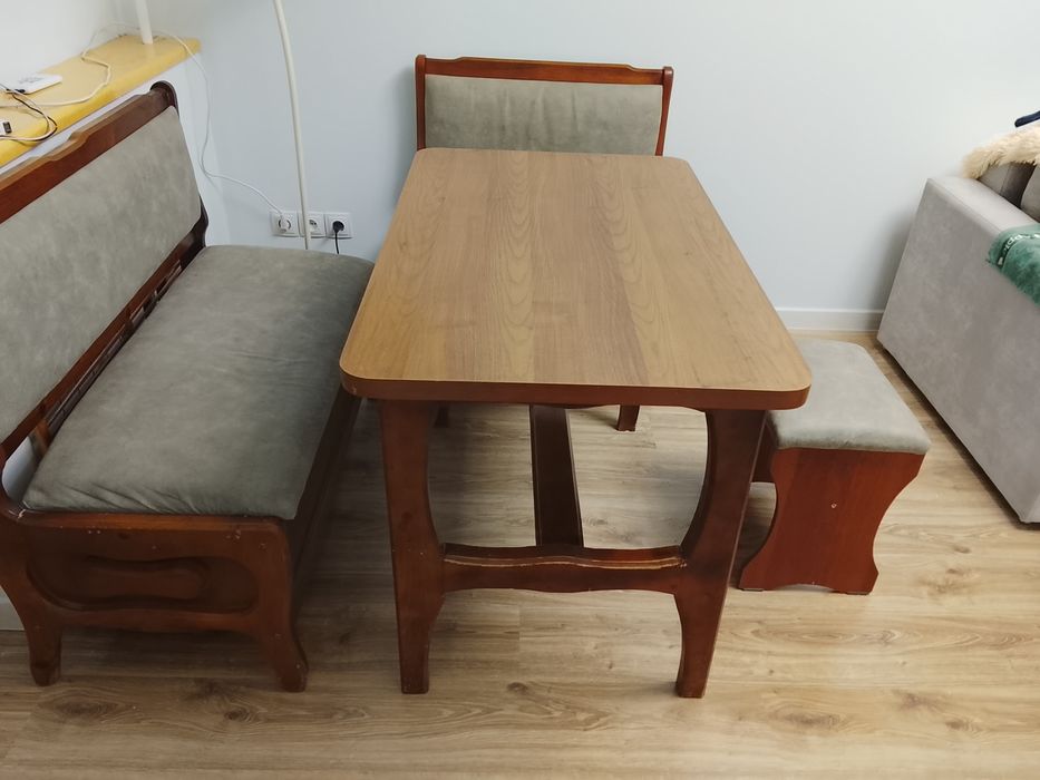 Кухонный уголок . Дерево.