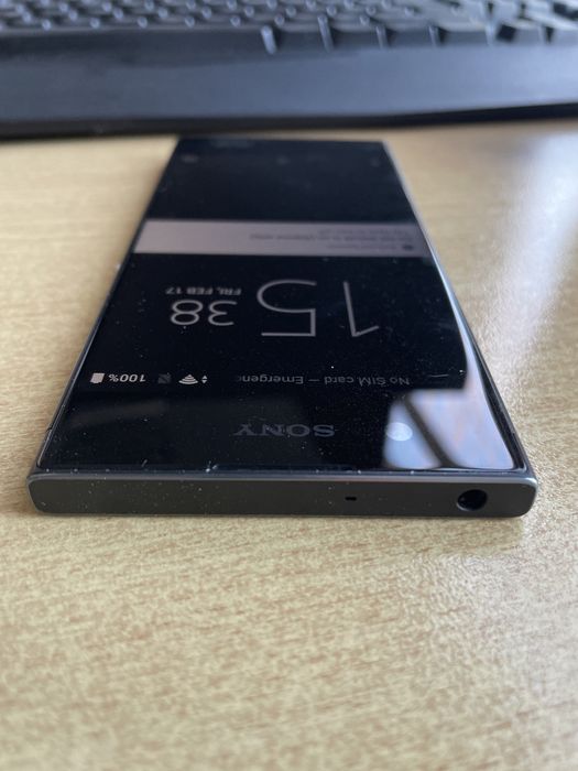 Телефон Sony XA1