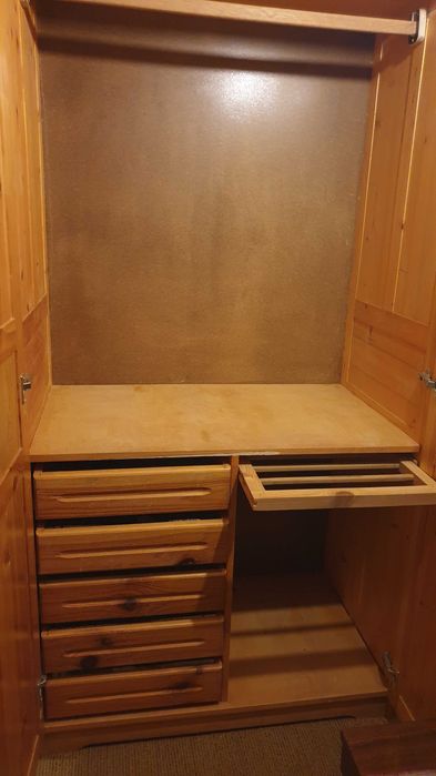 Гардероб от масивно дърво - чам