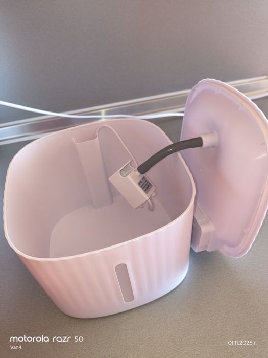 Фонтан / Автоматичен диспенсър за вода за животни