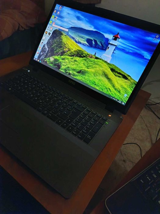 Лаптоп Clevo XMG 17.3