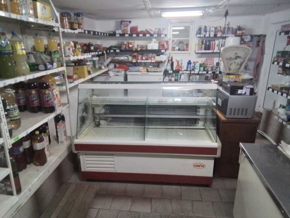 Хладилна витрина Наги