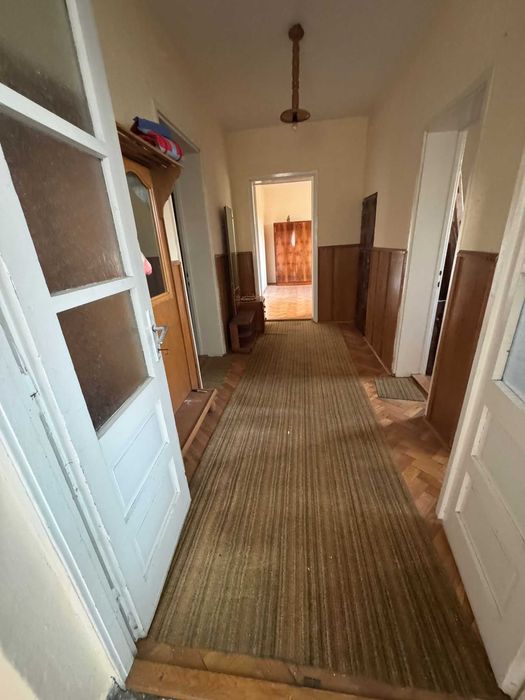 Casa de vanzare! Strada Mihai Eminescu!