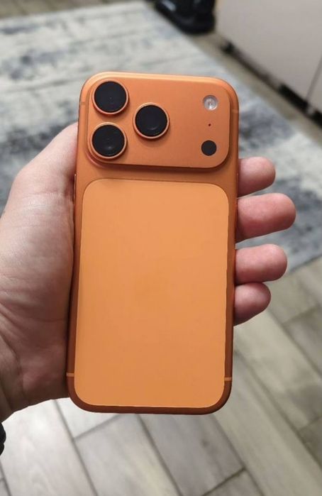 Iphone 17 pro, есть коцки на корпусе, почти идеал