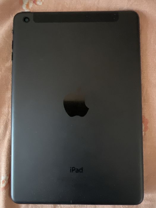 Планшет iPad mini продам