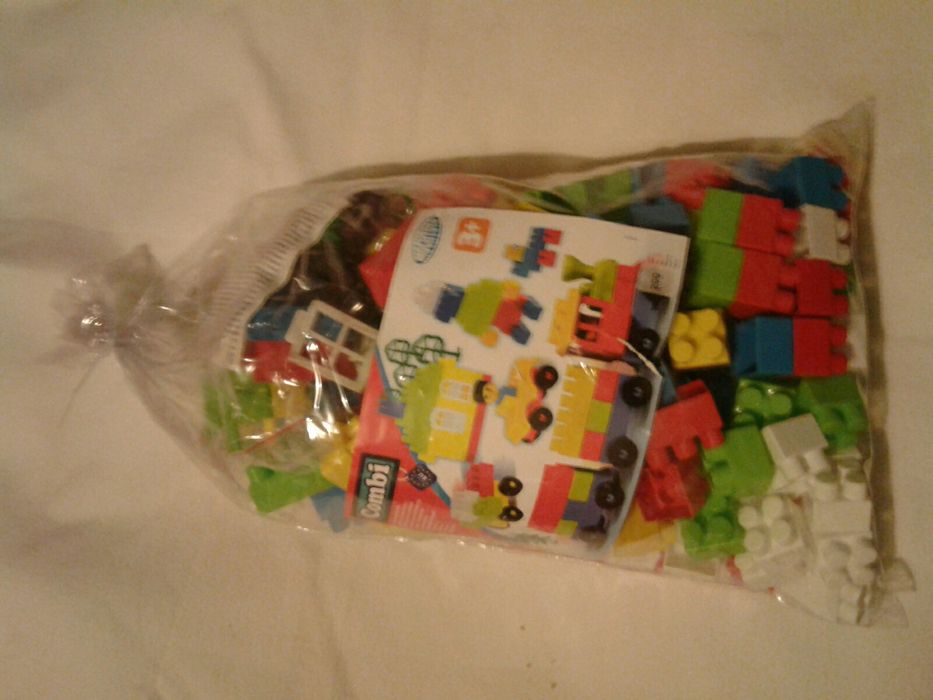 Sac 200 piese constructii, tip lego, dim. MEDII, nou