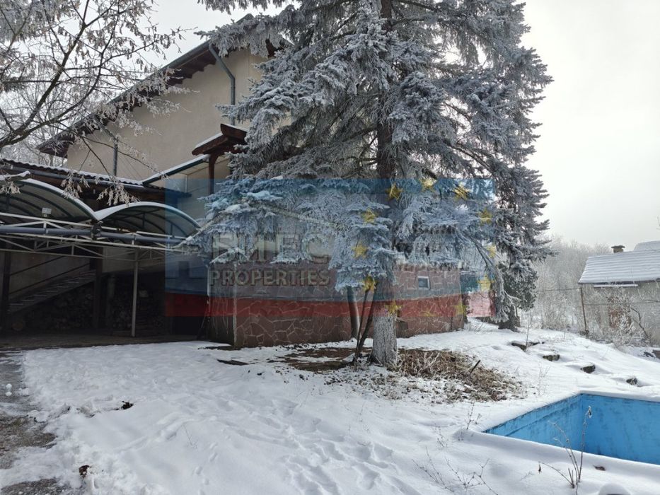 Продава се Къща в с. Селищен дол, Област Перник - 313 кв.м за 528 €/кв.м - Снимка #18