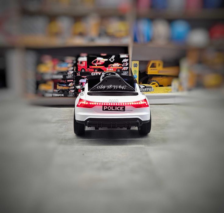 ПРОМОЦИЯ!НОВО!Акумулаторна кола AUDI POLICE с 12V батерия,EVA ГУМИ,USB