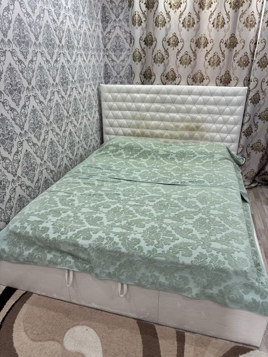 Кровать для спальни