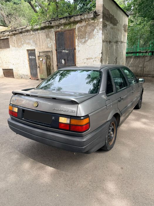 Продам Volkswagen Passat b3 седан