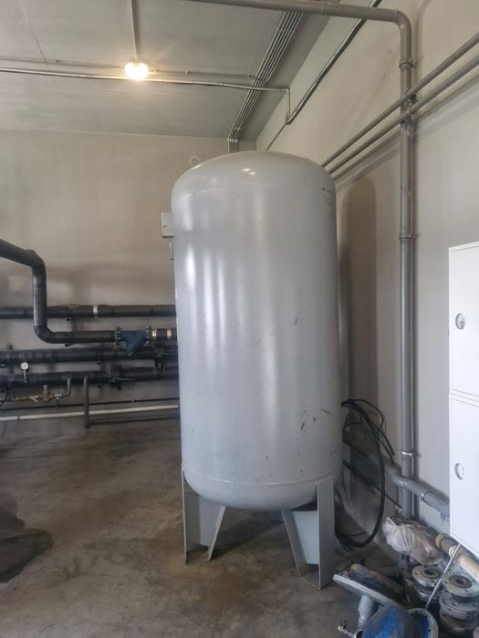 Продам две ёмкости.