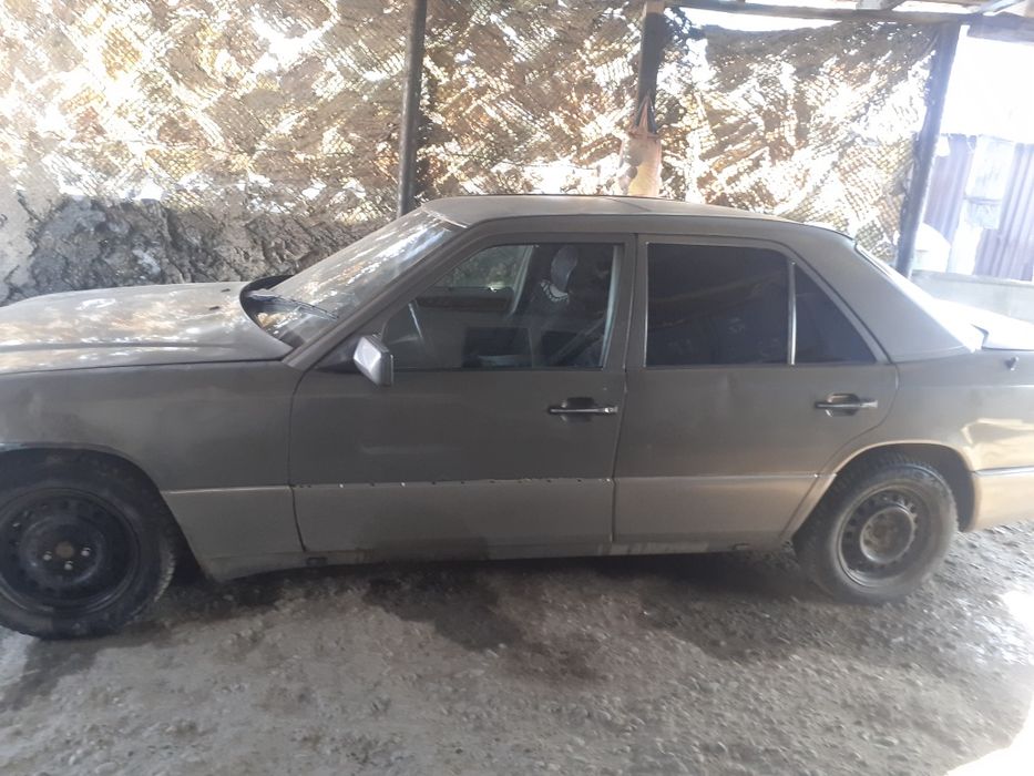 Продам мерседес е300