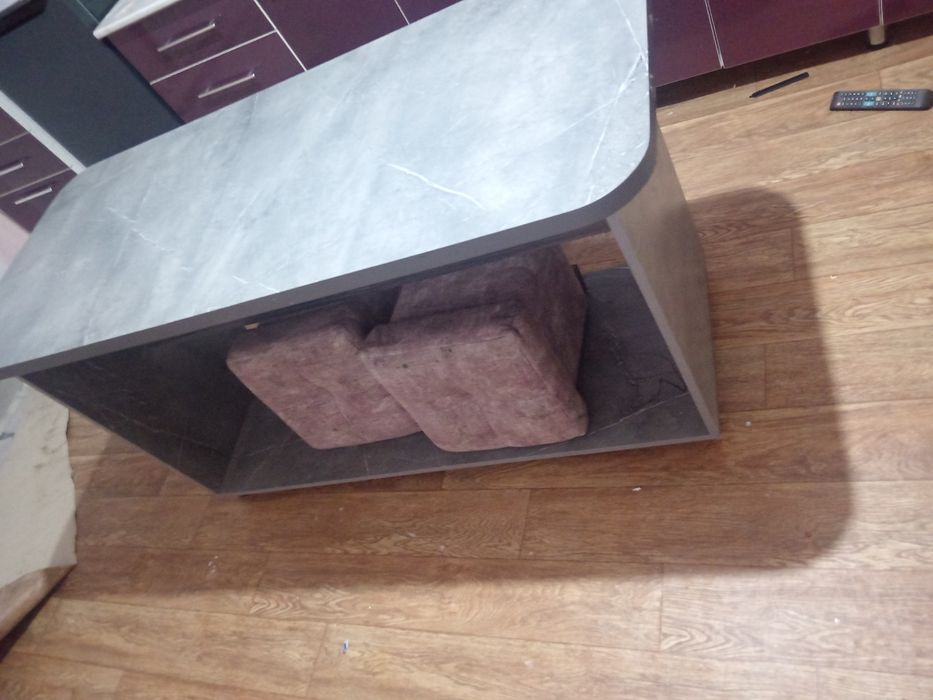 Стол сотилади гилдиракли