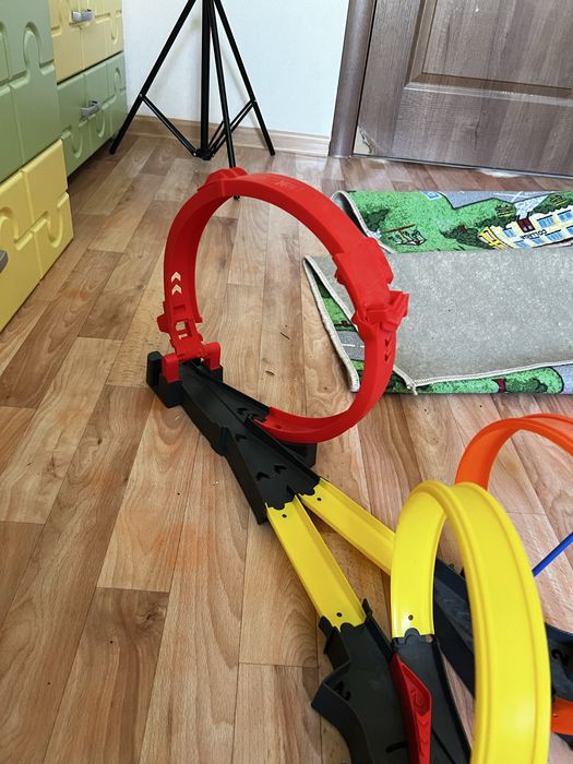 Продам трассу hot wheels