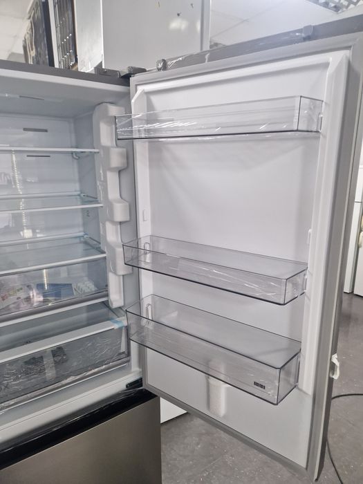 Хладилник с фризер Midea A++ No Frost  400 литра