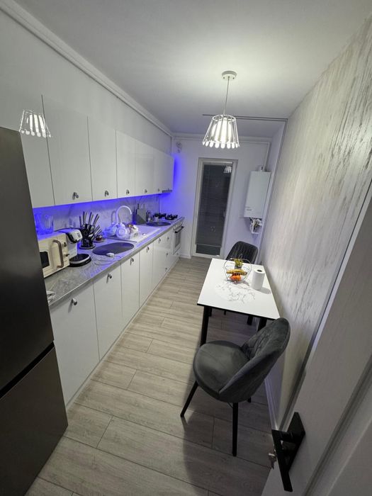Vand apartament fond nou Mioveni, 2 camere, 60 m .