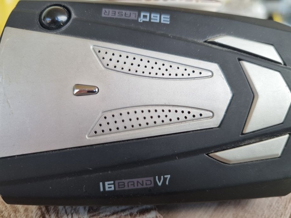 Продавам 2 радар детектора