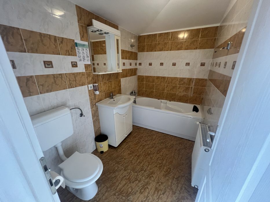 Spațiu de inchiriat - manichiura, coafor, masaj, birouri