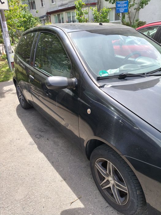 Vând Fiat Punto 1.2 benzina 2005
