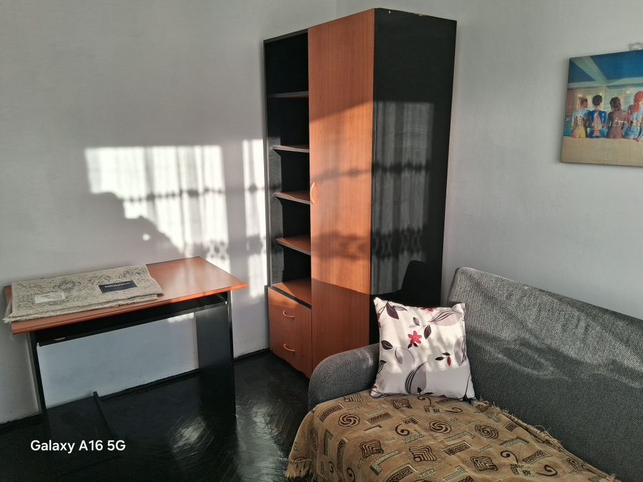 Inchiriez apartament
