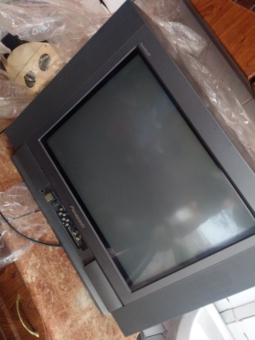 Продаю телевизор panasonic