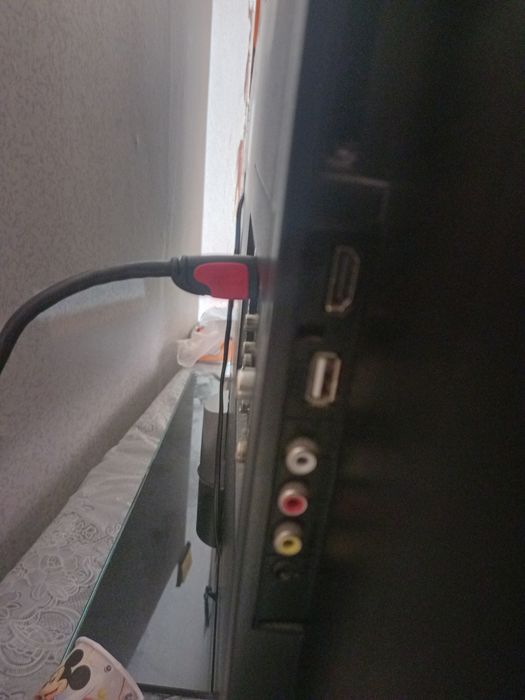 Телевизор 43 инча LCD