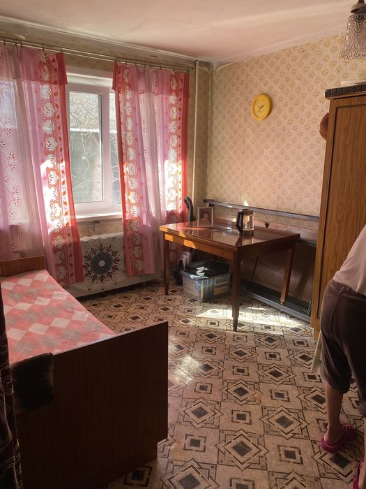 Продам трехкомнатную квартиру