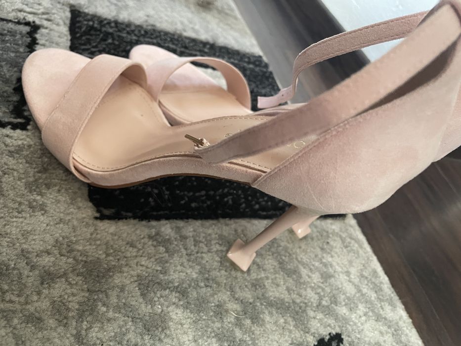 Incaltaminte firma numarul 40