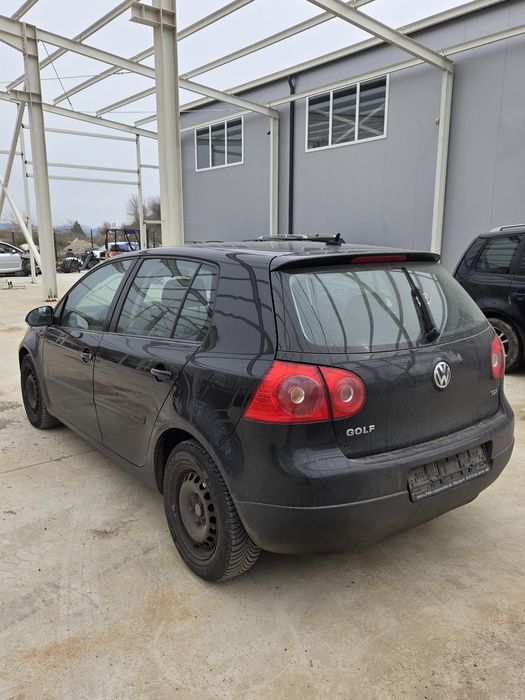 VW Golf 5 1.9 TDI (НА ЧАСТИ)