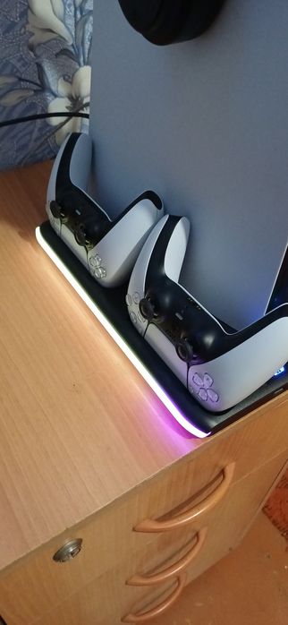 Продам подставку с охлаждением для PS 5.