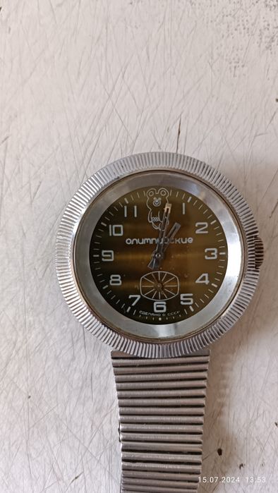 Продам часы 1980г. Олимпийские редкие мужские механические.