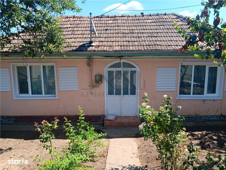 Dumbrava la str principala TEREN 554mp CASA batraneasca 94mp locuibila