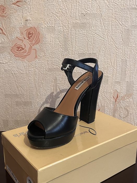 Женская обувь, в отличном состоянии