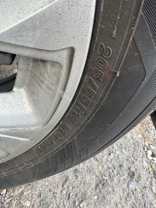 Продается Шины  205/55.R16