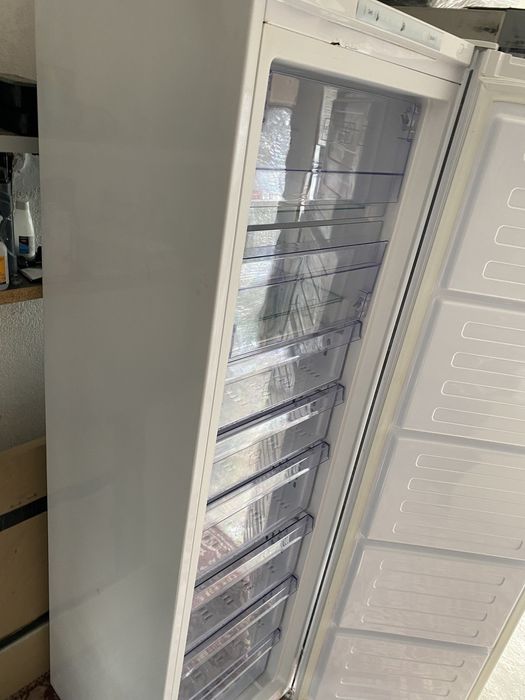 Фризер beko свободностоящ