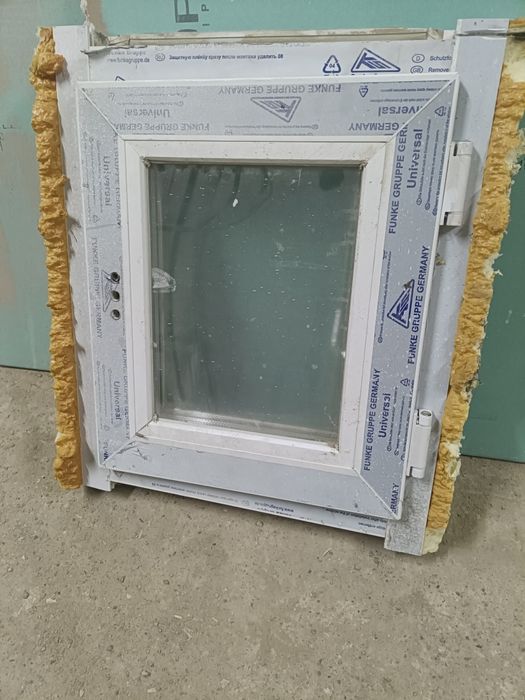 Пластиковое окно, форточка