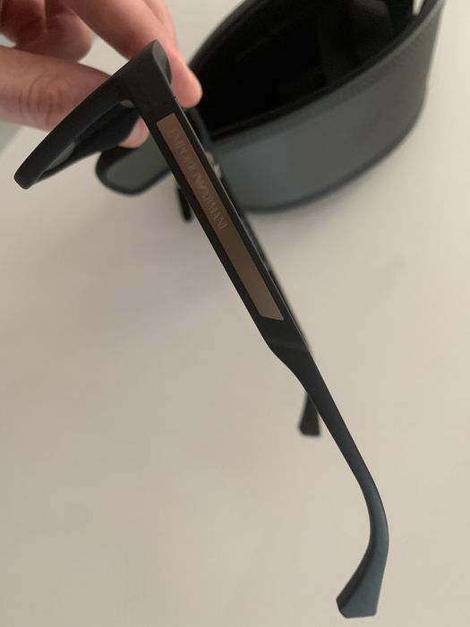 Солнцезащитные очки ARMANI.