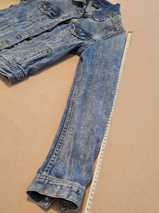 jachetă scurtă din denim, model cropped H&M