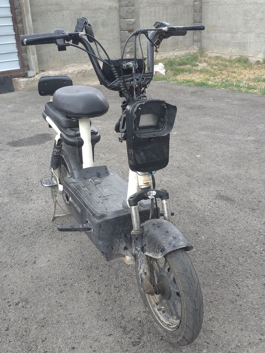 В продаже Электроскутер