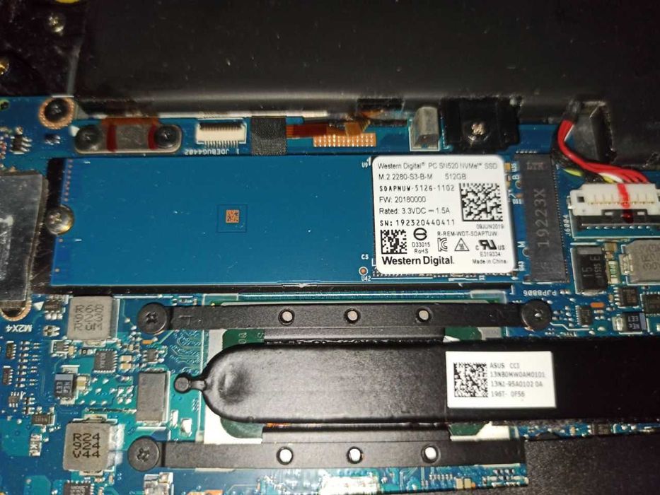 Два SSD M.2 накопителя по 512 GB каждый в отличном состоянии!