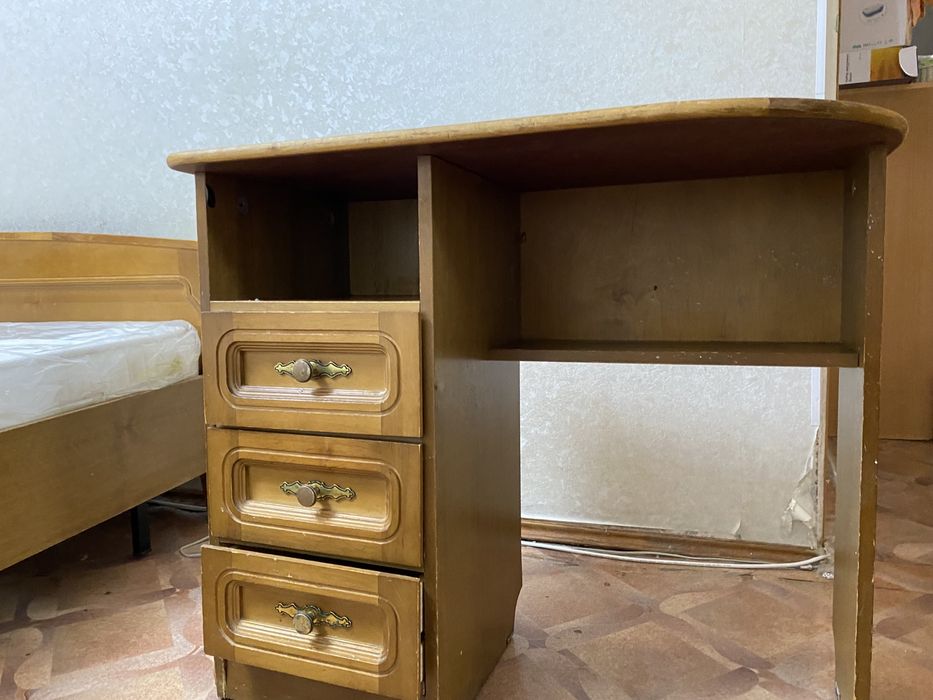 Продам тумбочки б/у