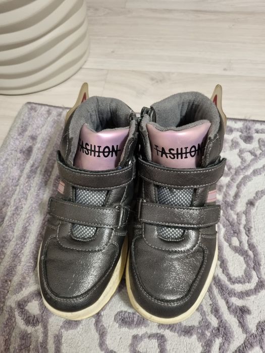 Ботинки на девочку