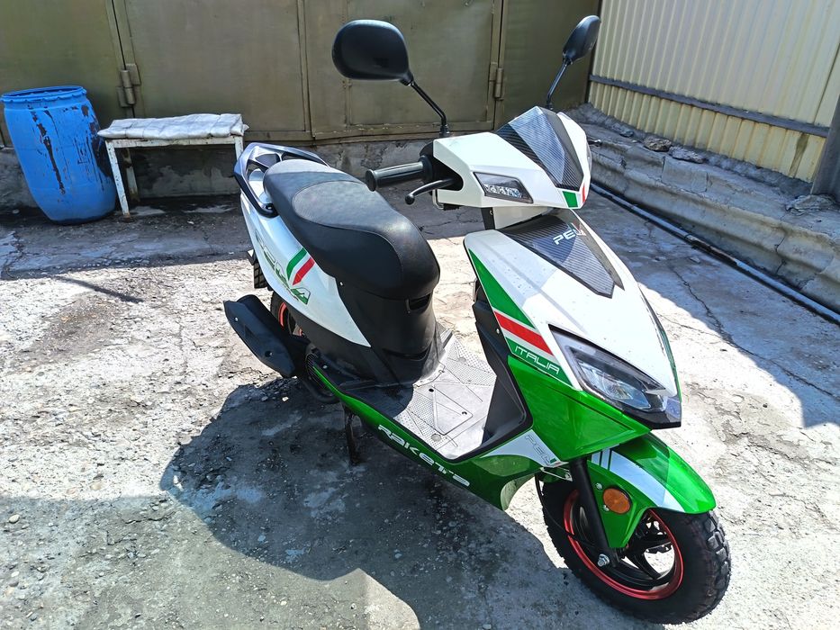 Продам скутер suuzim8
