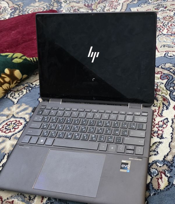 Hp Spectre x360 2-in-1  Touchscreen 14" intel i7-1355U 16GB 5